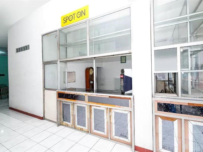 Spot On 2289 Hotel Saudara Tegal  Extérieur photo